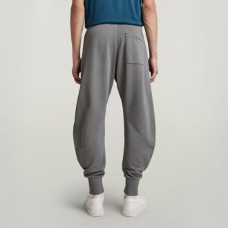 Pantaloni de trening supradimensionați vopsiți în haine