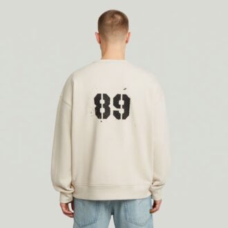 Pulover larg cu imprimeu grafic 89 pulverizat
