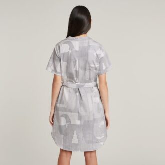 Rochie cu crăpături laterale