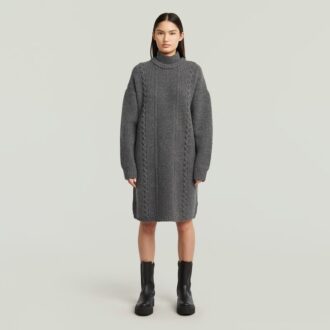 Rochie tricotată cu împletituri