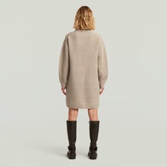 Rochie tricotată lejeră cu împletituri