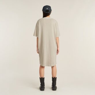 Rochie tricou lejeră cu mâneci tip șa, vopsită în negru